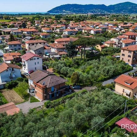 Casa Degli Zii Appartamento Letizia Luni Exterior foto